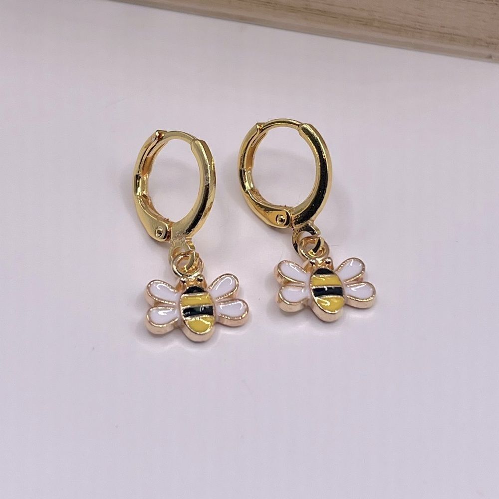 5/$25 Bee 🐝 Enamel  Earrings